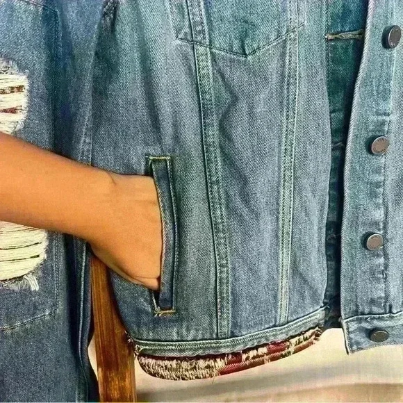 VINCE CAMUTO Jean Jacket Size M - Picture 6 of 10